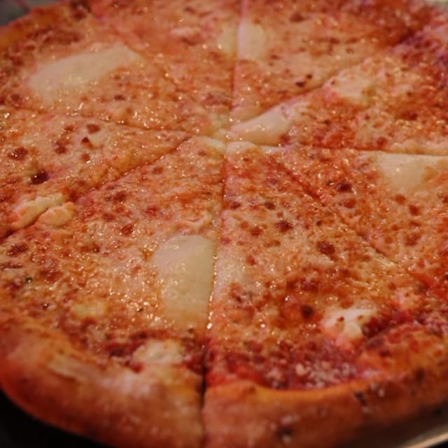 Quattro Formaggio Pizza.
